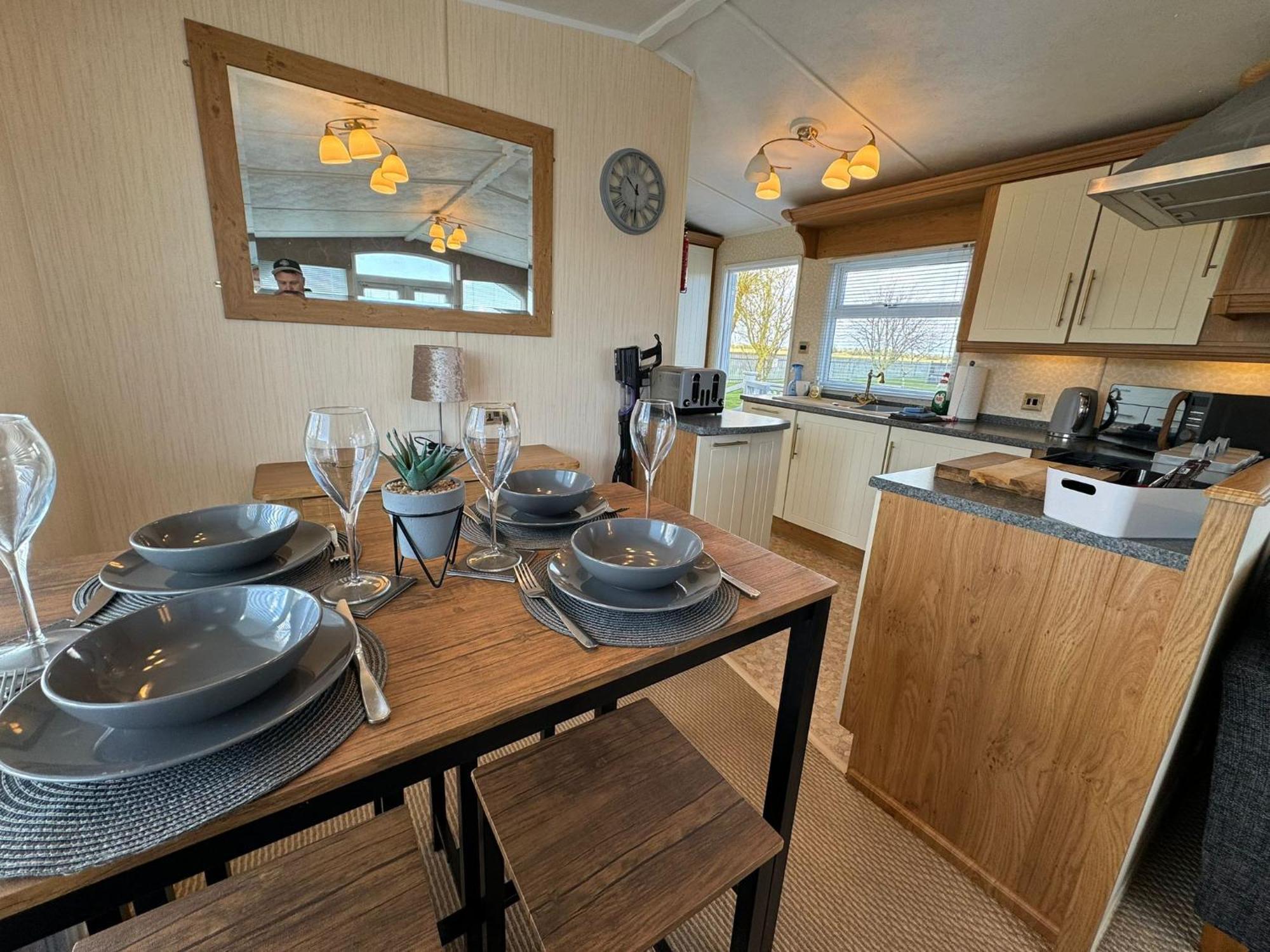 Millfields Holiday Park - The Balmoral - Coastal Caravan Breaks Ingoldmells Esterno foto